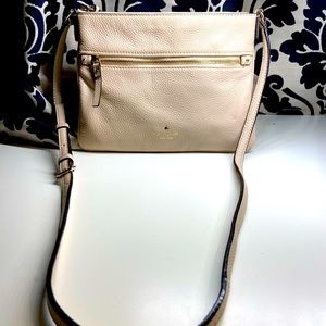 Kate spade jackson crossbody handbag, barely everused,hung in my closet 2 years